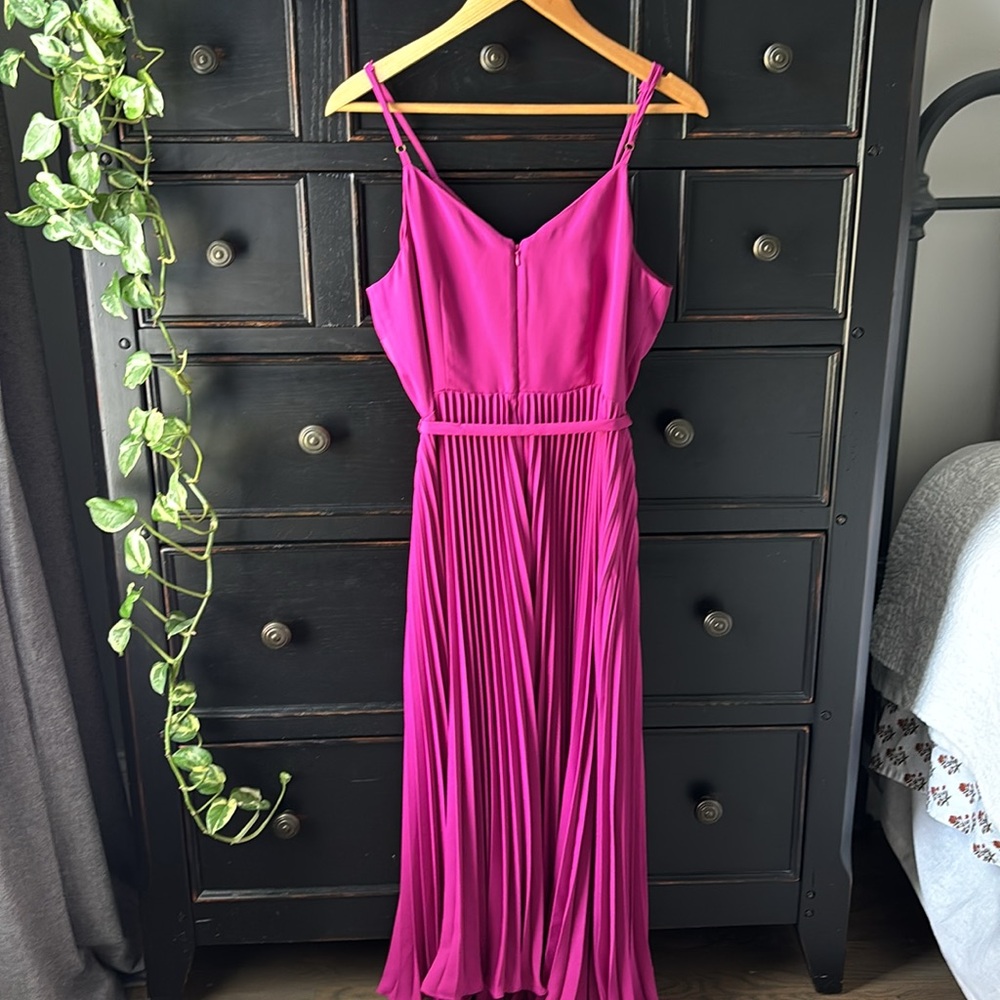 LOFT Women’s size 12 ‘Pleated Crossover Strappy Midi Dress’ in Magenta Shadow - Picture 3 of 9